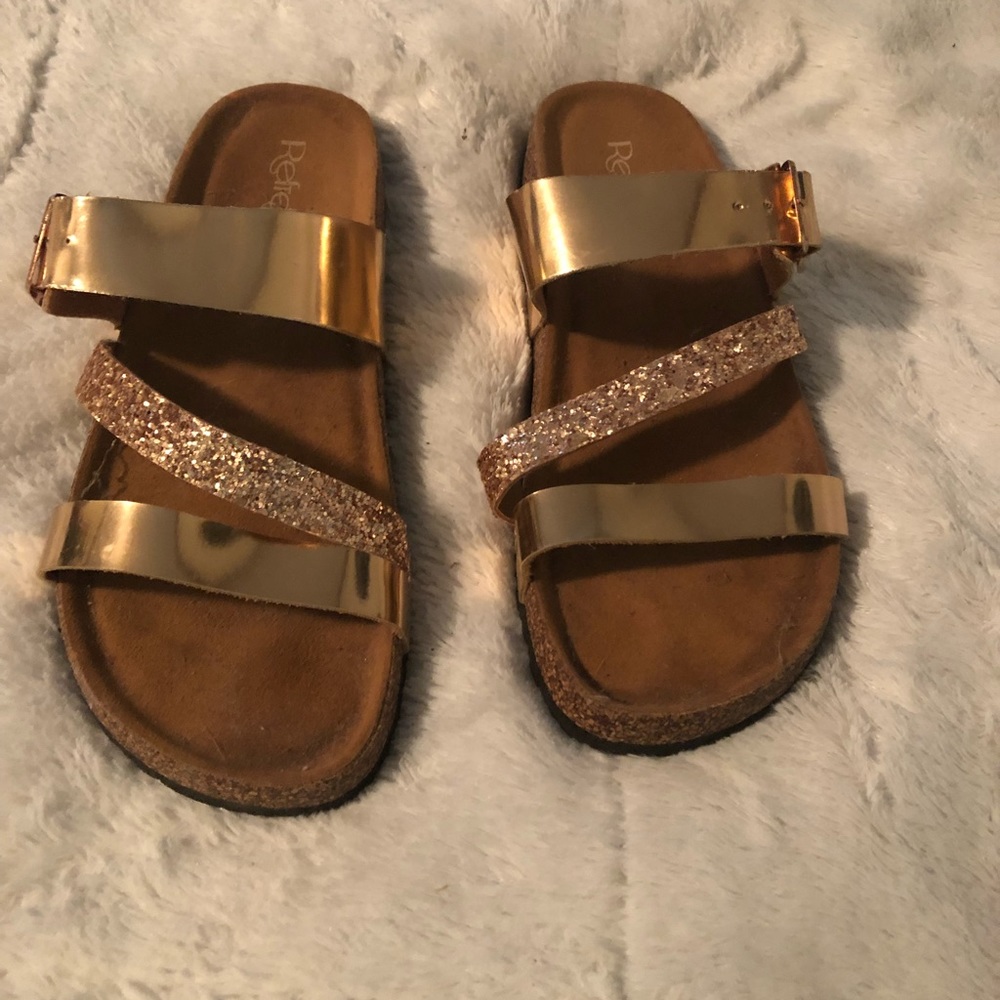 Refresh rose gold slip on sandals Size 9
